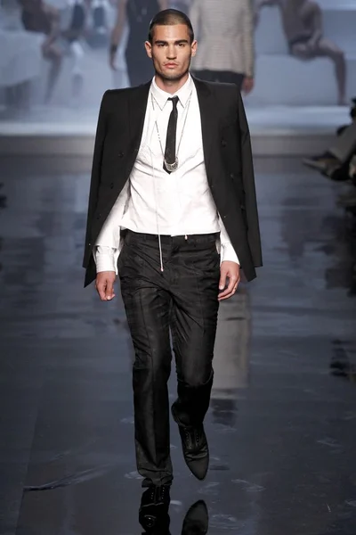 Look 34